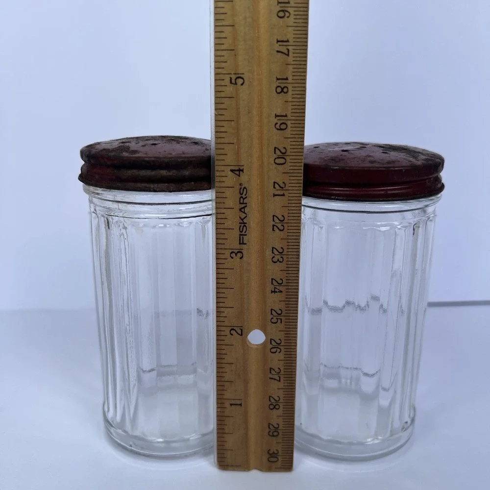 VTG Hoosier Ribbed Glass Shakers Red Rusty Lids Primitive Farmhouse Decor MCM